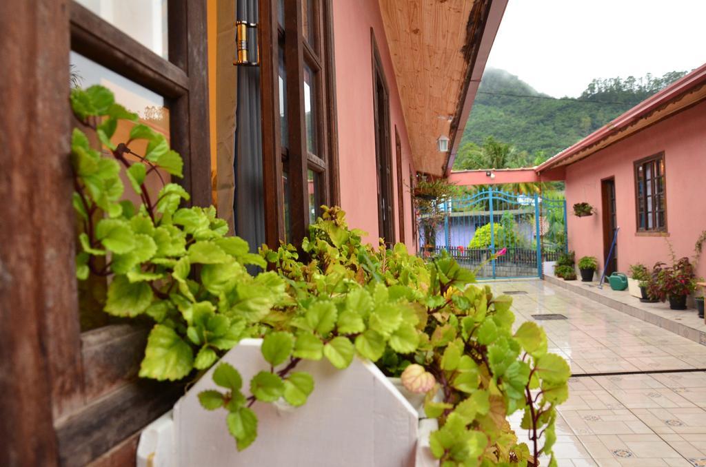 Hotel Pousada Vila Paolino Sao Pedro da Serra  Exterior foto